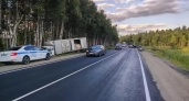 На трассе в Иркутской области столкнулись легковушка и грузовик, погибли женщина и ребёнок