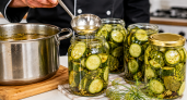Огурцы по-фински в хитром маринаде от шеф-повара: хрустят звонко, вкус пробирает до затылка — зимой банка уходит за ужин