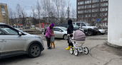 Как отвечать на бестактное «Почему ребёнок на вас совсем не похож?»: психолог объяснила, как одной фразой поставить любопытных на место