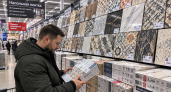 Напольную плитку выбираю не по цвету и рисунку: ищу 3 буквы на коробке — сразу понятно, прослужит годами или сотрётся в труху