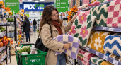 Скупаю в Fix Price «зефирные» коврики по 5 штук, но на пол не стелю: делаю один трюк — и спальня преображается за секунды