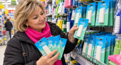 Продуманные хозяйки скупают эти ластики по 59 рублей в Fix Price пачками: чистят обувь, диваны, пол и ещё 3 поверхности