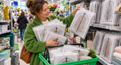 Скупила в Fix Price все чехлы для одежды на молнии 60×90 см — но платья в них не храню: превращаю в огромные «карманы» для дома