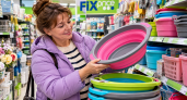 Складные тазики из Fix Price скупаю десятками — но вещи не стираю: использую в машине, в огороде и дома — 7 толковых идей