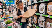 Скупаю в Fix Price складные столики по 549 рублей: один к дивану, второй к кровати — пашут за троих, а места почти не занимают