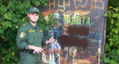 В Усолье-Сибирском юные казаки очищают школы от опасных объявлений