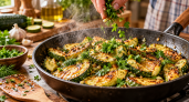 Кабачки вкуснее любого мяса: жарю 5 минут на сковороде и засыпаю зеленью — золотистые, сочные, язык можно проглотить