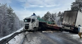 В Иркутской области фуры перекрыли федеральную трассу: один водитель погиб