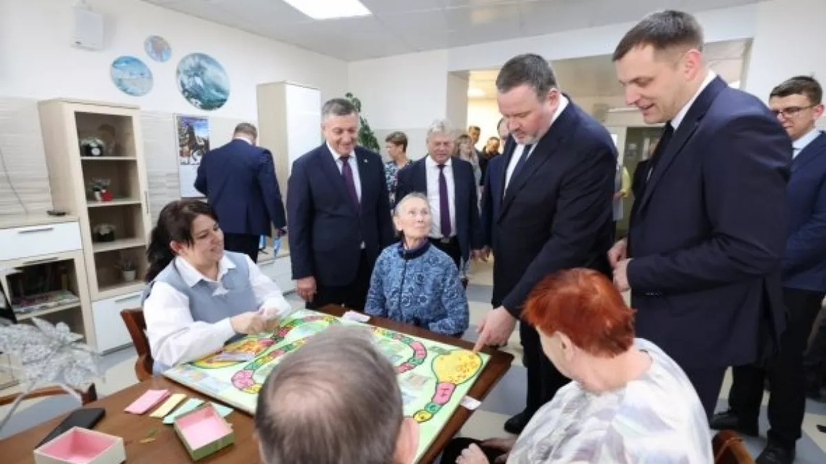 Министр труда России посетил социальные учреждения Иркутской области