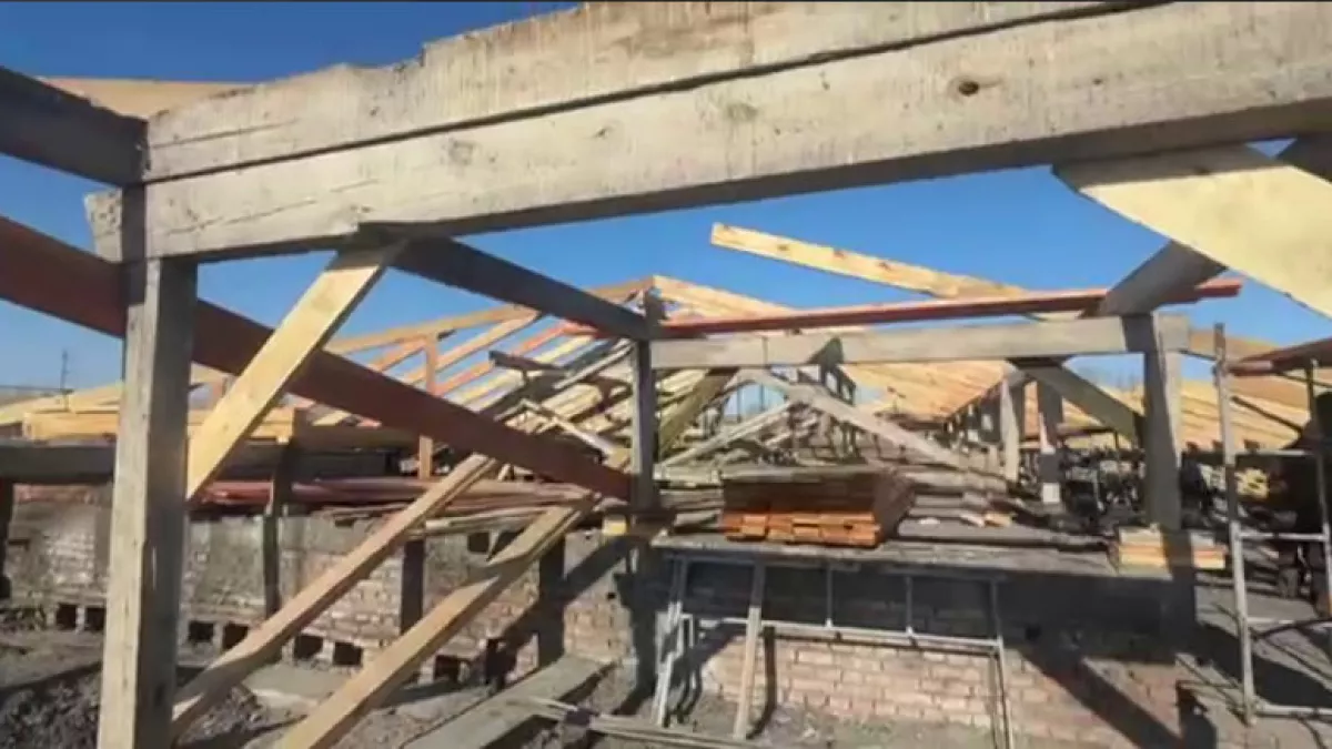 Мэр Усолья проверил старт капитального ремонта в школе № 17 