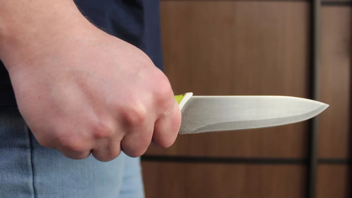 В Усолье племянник нанес дяде более 20 ножевых ранений 