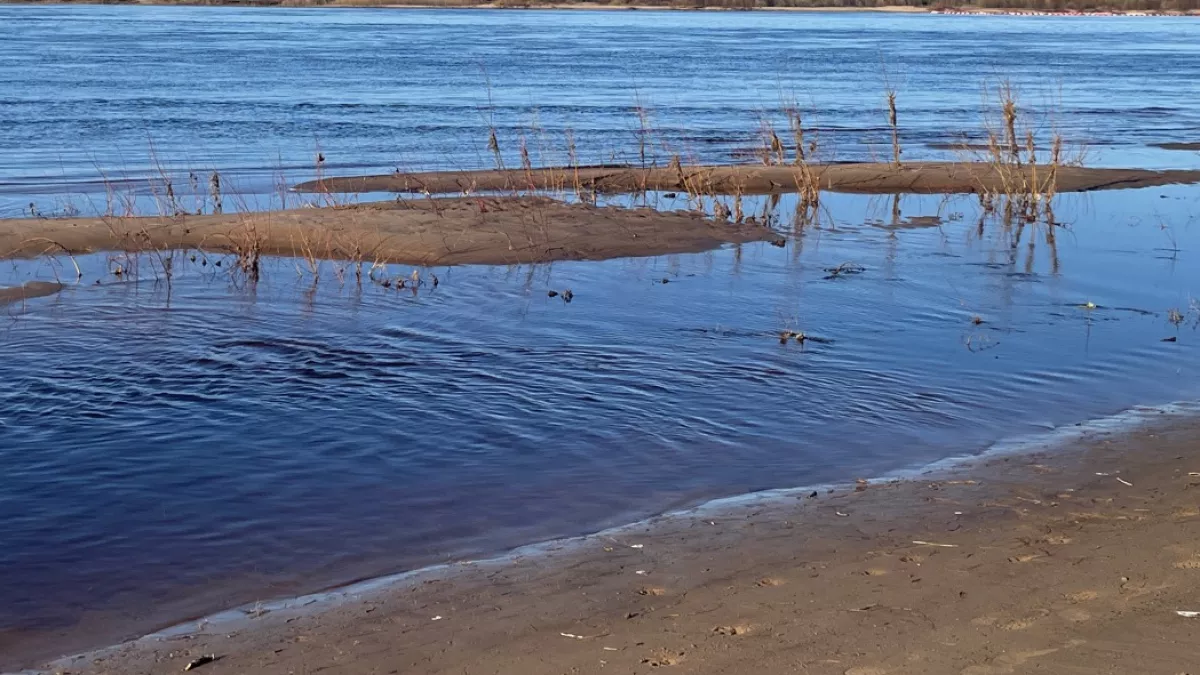 В Иркутской области на Байкале снесли частные дома и оставили мусор в воде