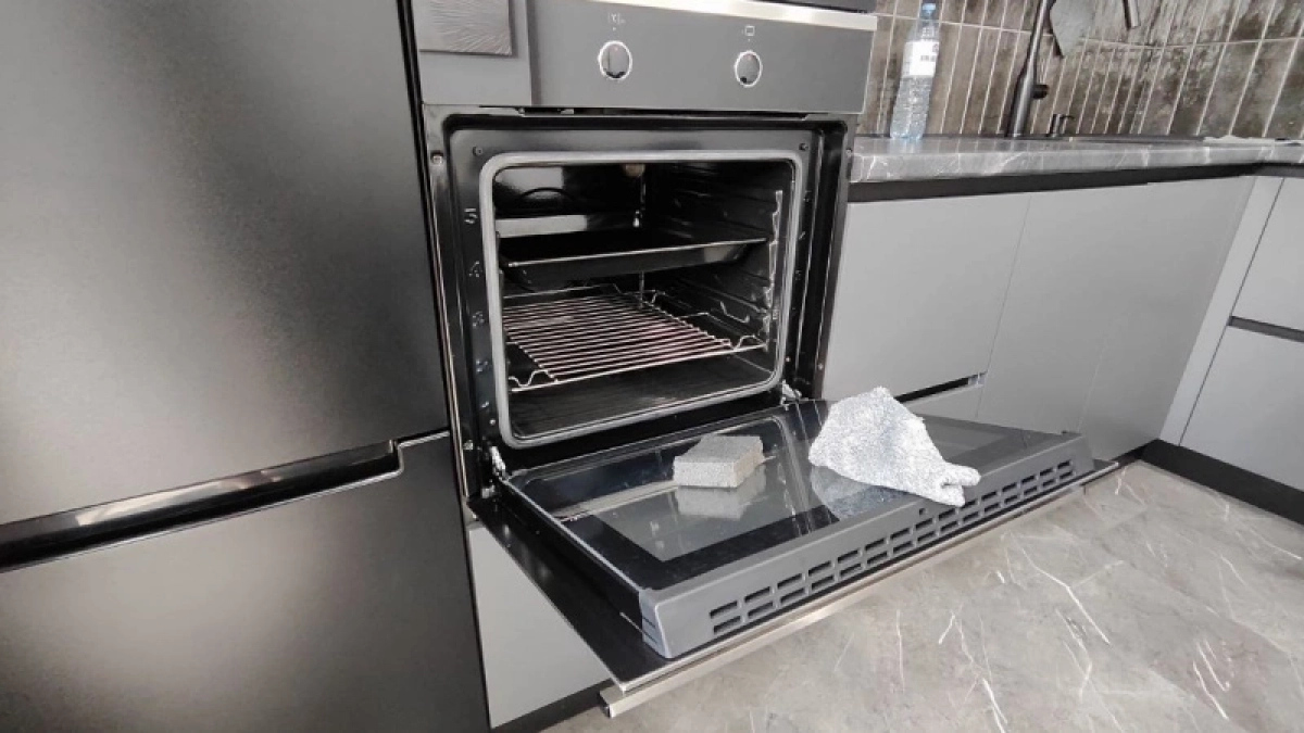 10 г в противень — и духовка стала как новая: ни закаменелого нагара, ни многолетнего жира — классный совет