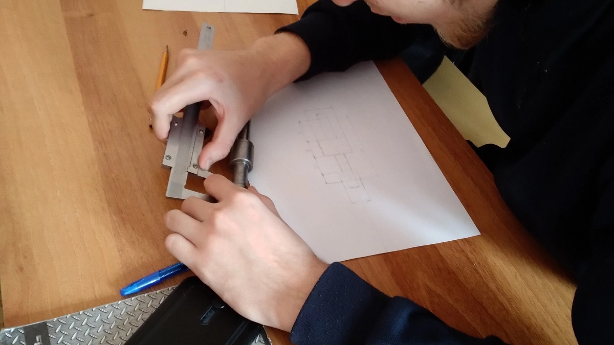 Студенты из Усолья-Сибирского проверили мастерство в соревнованиях по слесарному делу