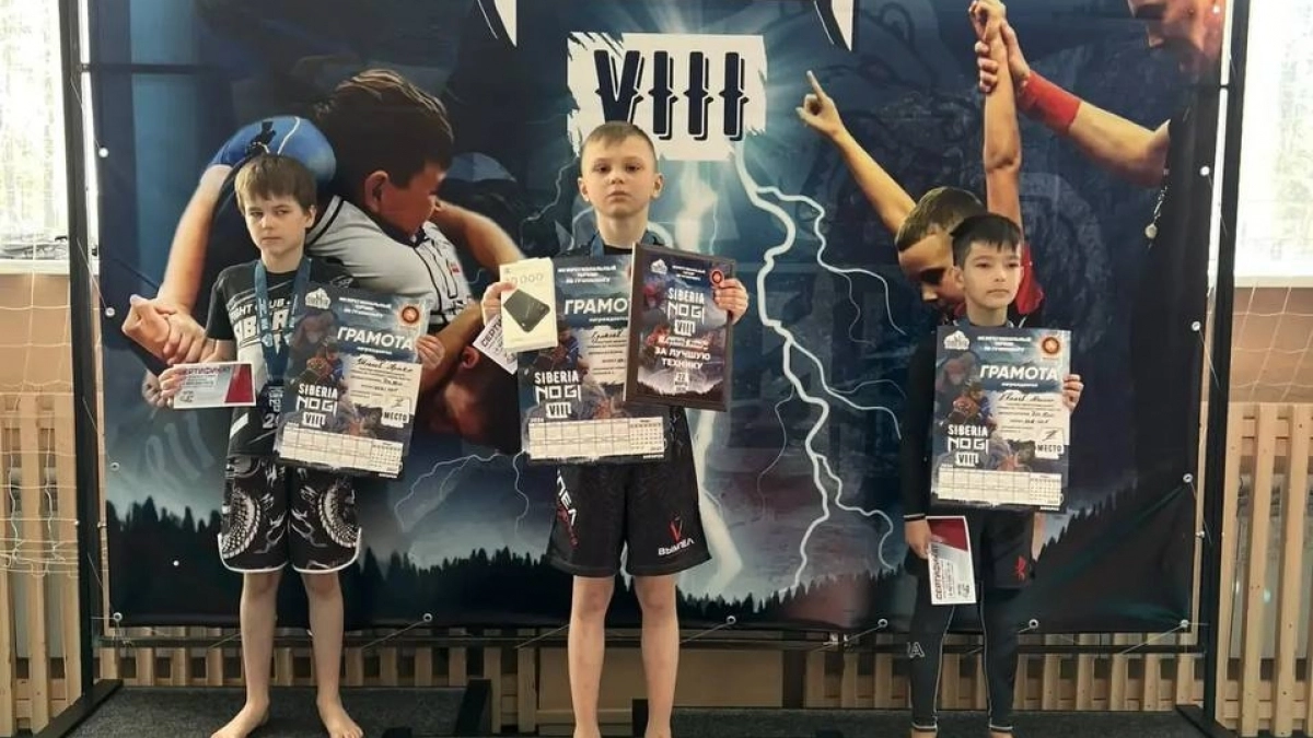 Спортсмены из Усолья привезли награды с турнира по борьбе в Ангарске