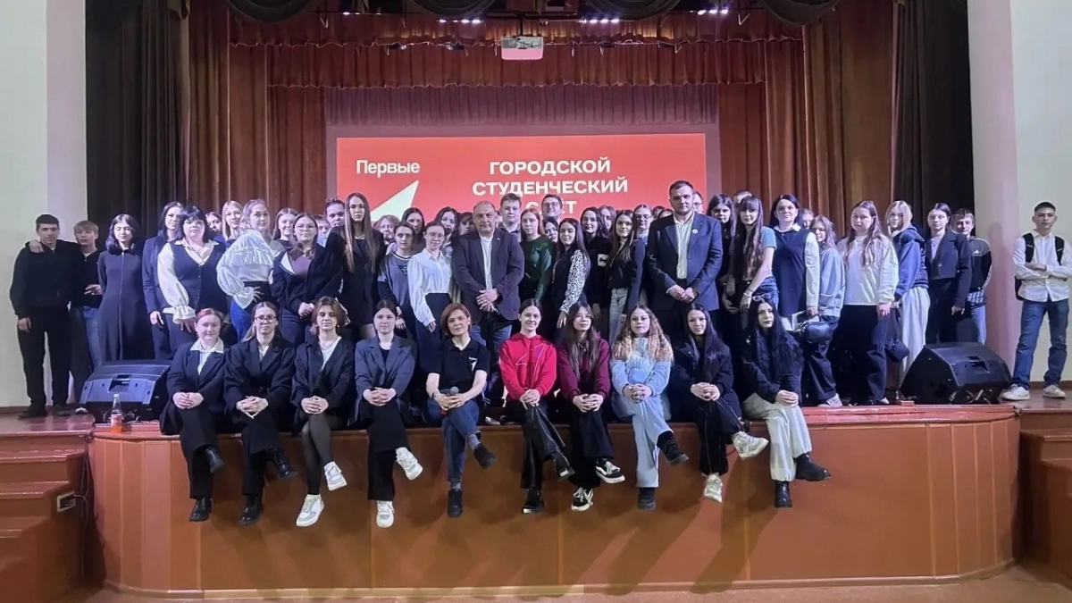 В Усолье-Сибирском мэр обсудил со студентами развитие города и поддержку молодых специалистов