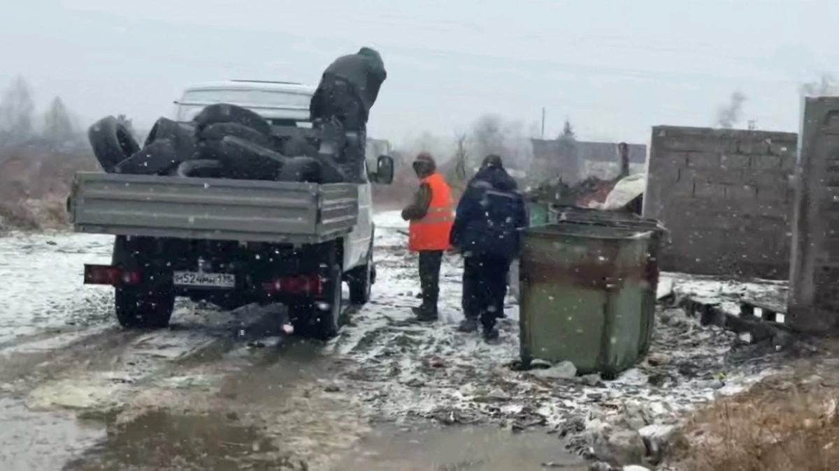 Мэр Усолья призвал горожан не оставлять покрышки у контейнерных площадок