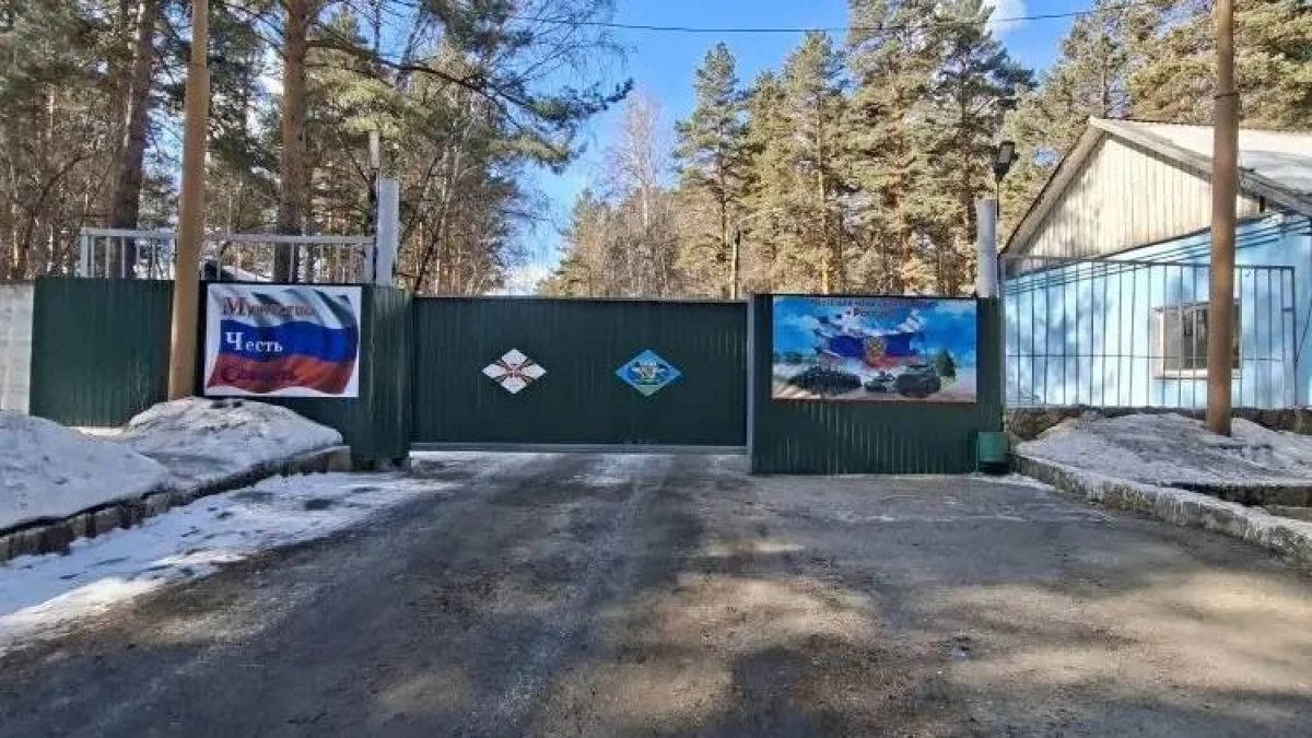 Детский омбудсмен Иркутской области посетила кадетский корпус в Усолье после сообщений об отравлении детей