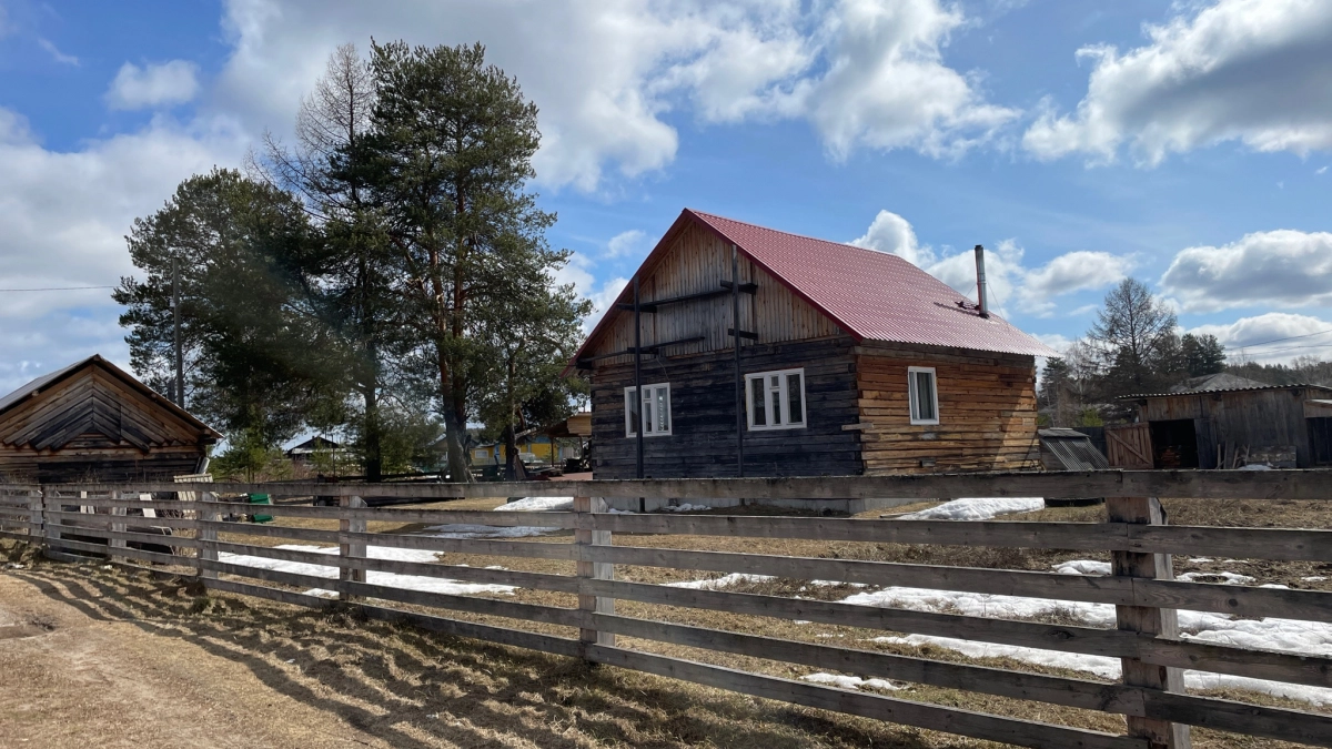Кто по закону обязан платить за установку забора между соседними участками