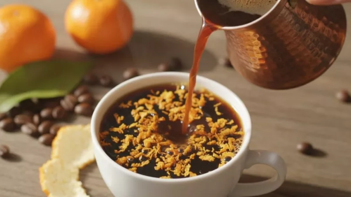 Мандариновые корки заливаю кофе — и всю весну наслаждаюсь своей хитростью: простой лайфхак