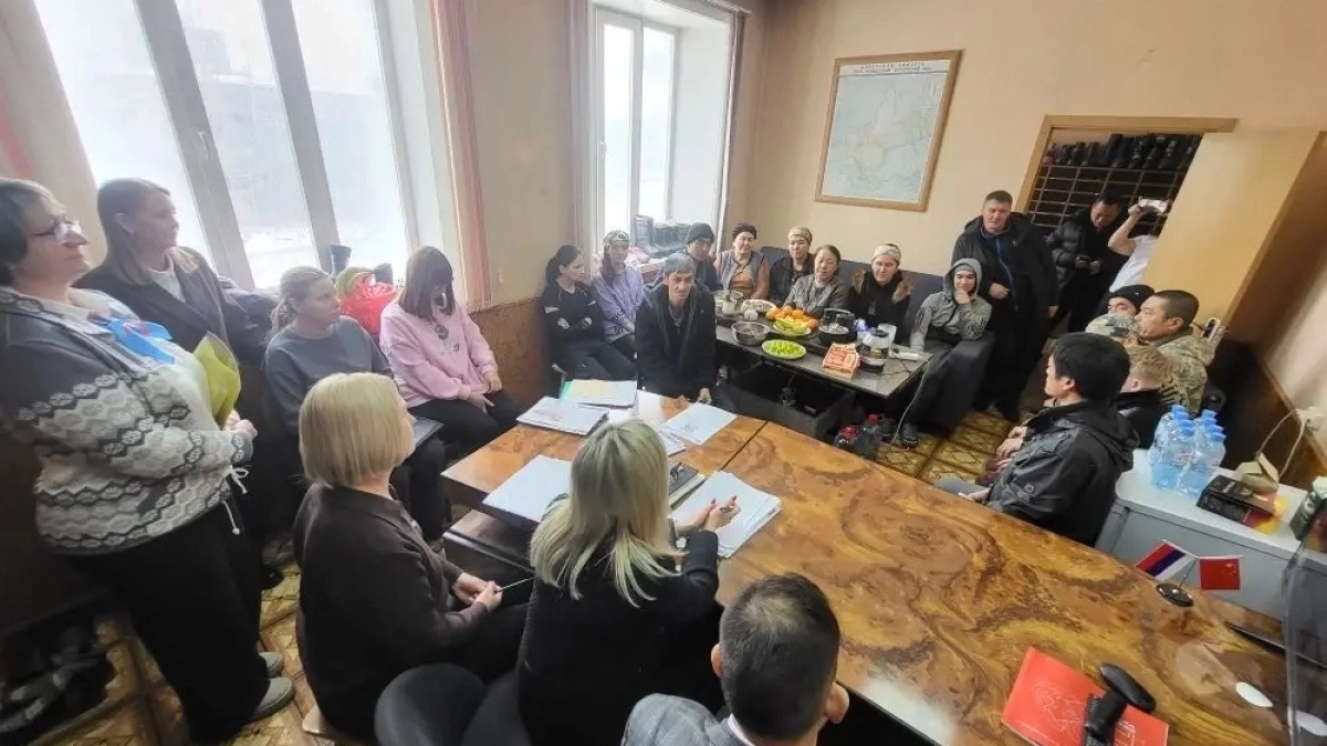 В Усолье-Сибирском полиция и чиновники провели встречу с рабочими из других стран