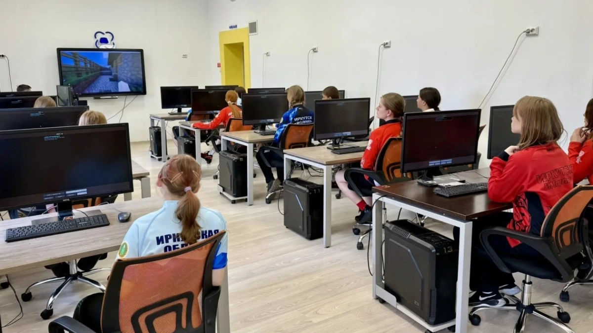 В Усолье-Сибирском прошли соревнования по фиджитал-спорту среди школьников