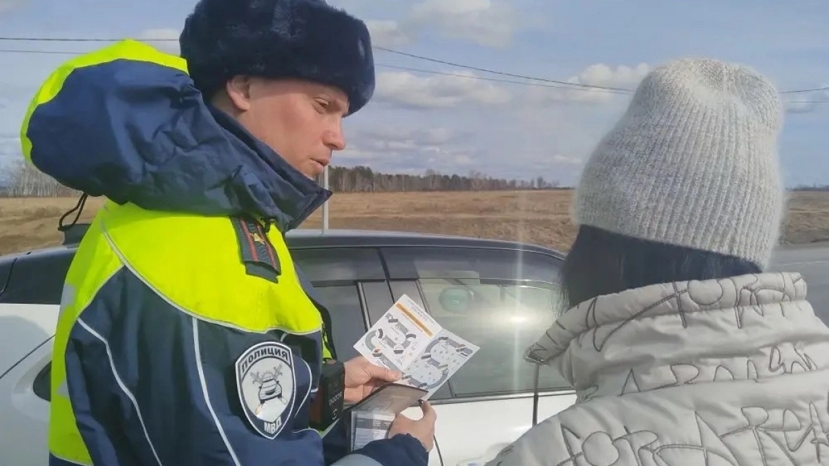 В Усолье-Сибирском инспекторы и общественники напомнили водителям о цене выезда “на встречку”