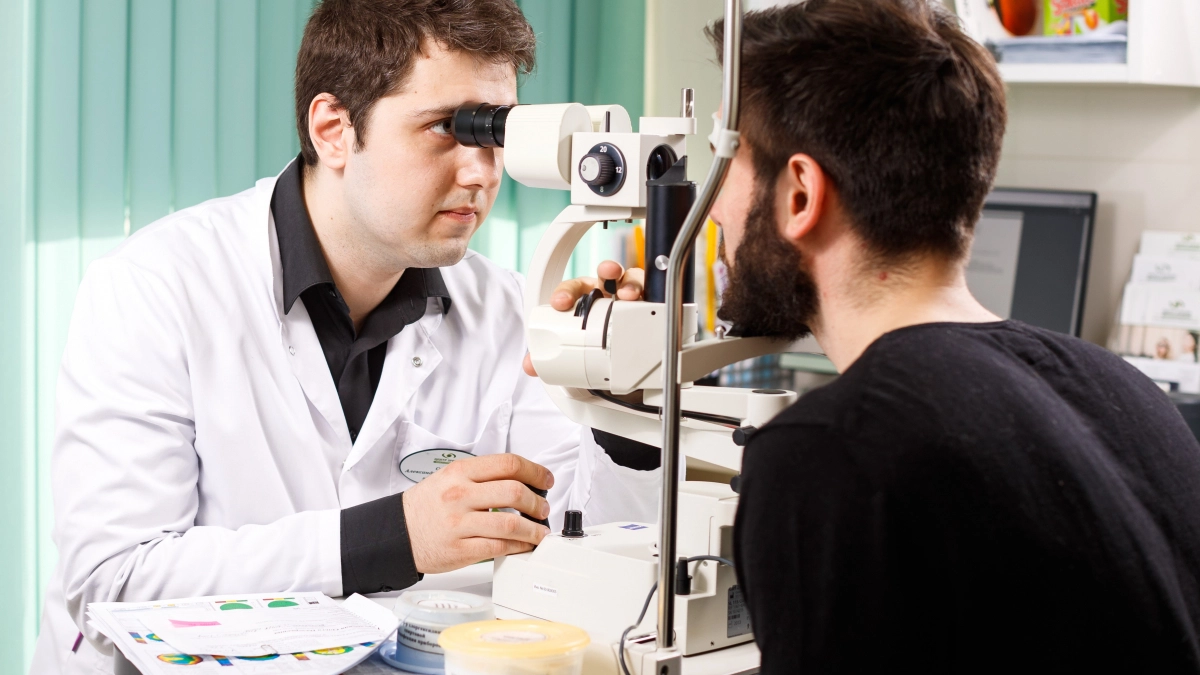 Семь лет заботы о вашем зрении: у «Центра зрения» в Усолье двойной праздник!