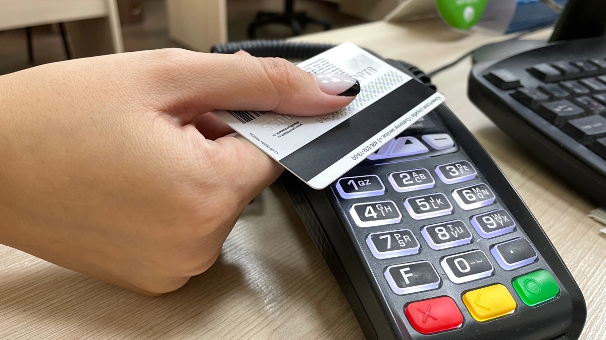 В Иркутской области полиция за полтора часа вернула пенсионерке похищенные с карты деньги