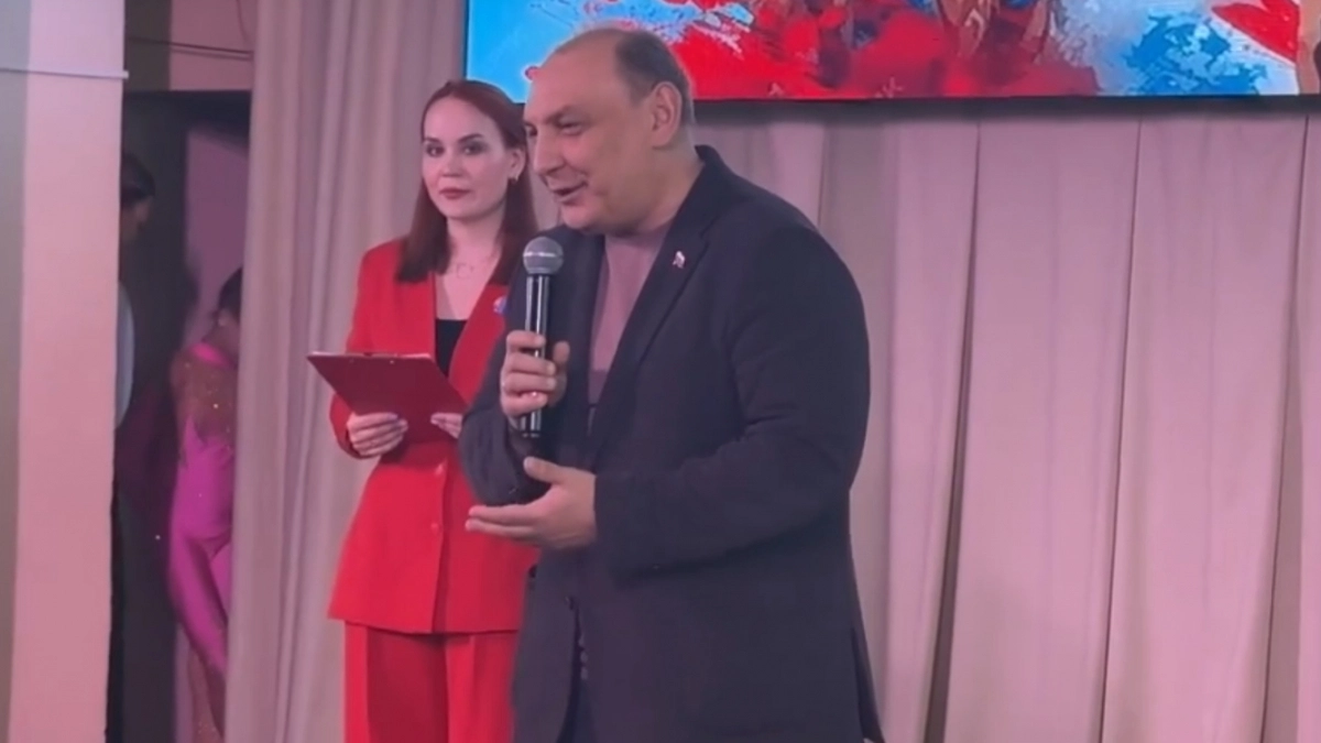 В Усолье делегация из Монголии встретилась с педагогами школы №5