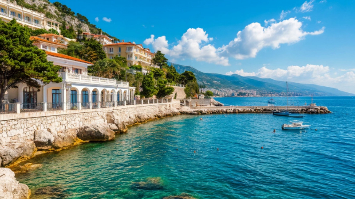 Забудете про Абхазию: этот курорт, популярный в СССР, сейчас намного престижнее — вот что посмотреть