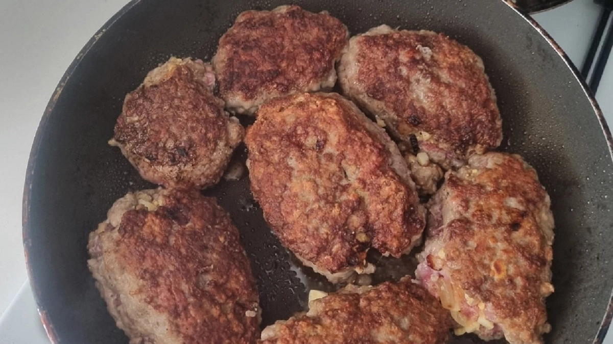 2 ложки в фарш — и котлеты круче ресторанных: сочные, нежные, воздушные