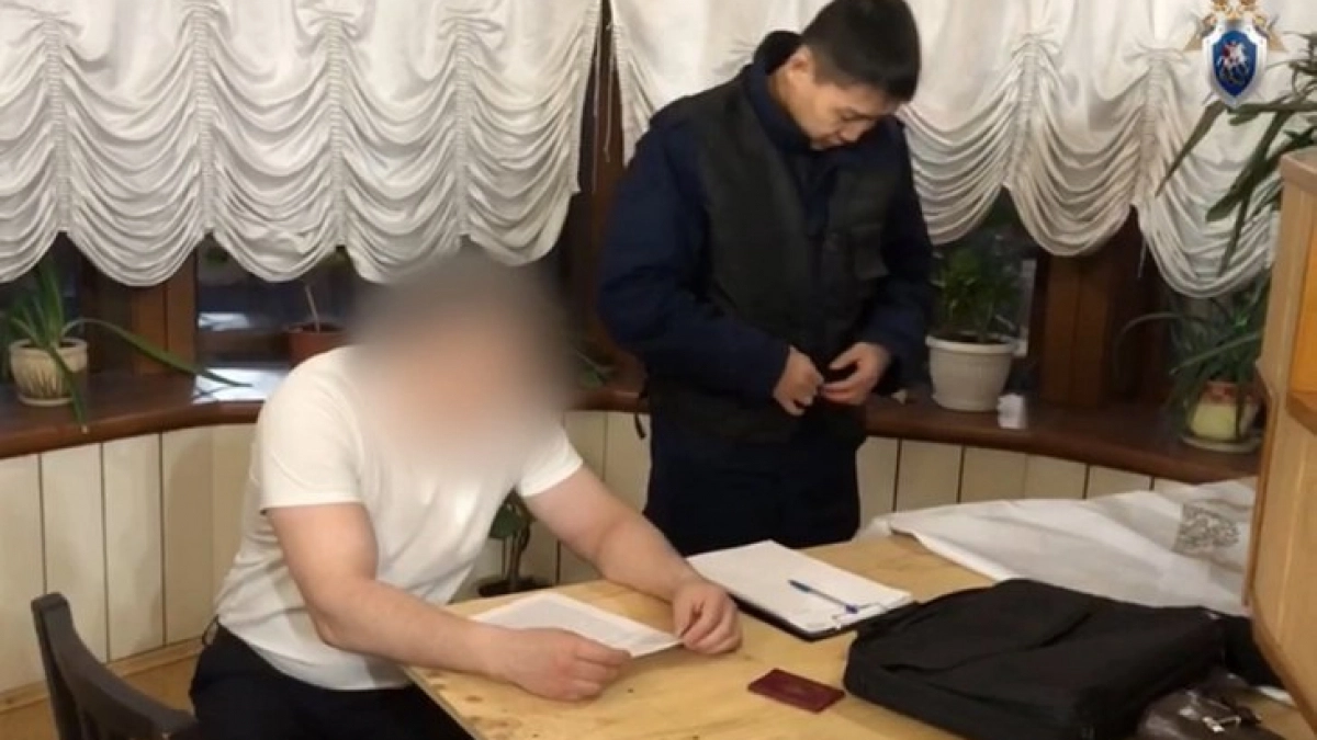 В Иркутской области руководителя миграционного отдела полиции уличили в содействии нелегалу