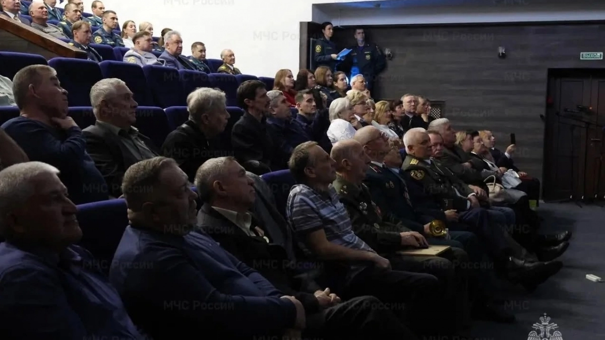 В Иркутской области чествовали ветеранов, посвятивших жизнь борьбе с огнем и спасению людей