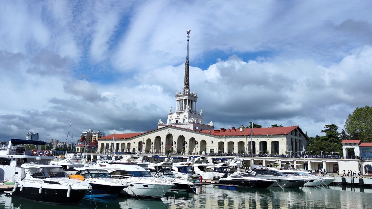 Море не море и жизнь не жизнь. Уехала из Сочи в деревню — почему самый дорогой город России совершенно не подходит для жизни