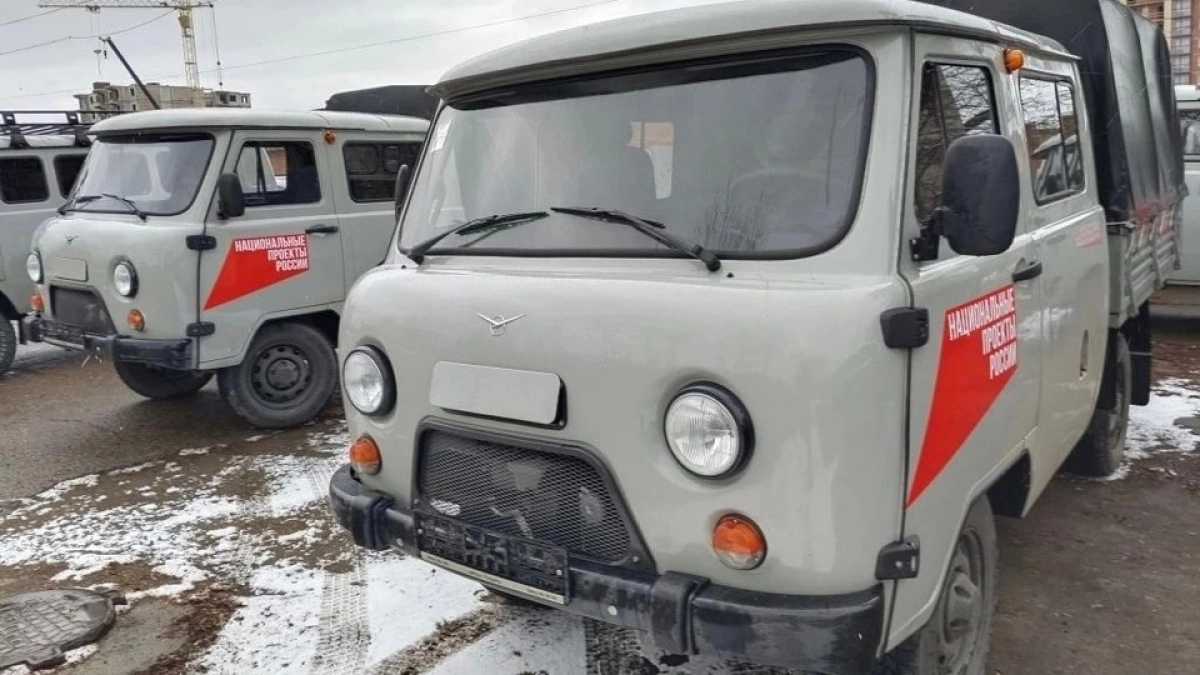 В Иркутской области лесопожарным передали шесть новых автомобилей УАЗ