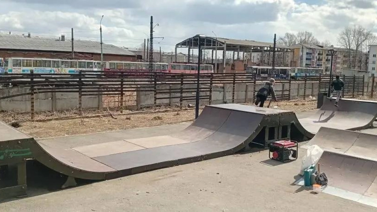 В Усолье-Сибирском в сквере «Луч» обновили скейт-парк