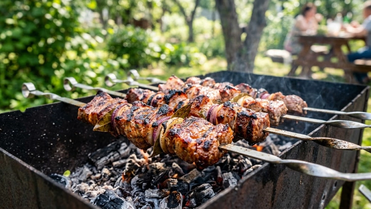 1 литр сока — и лучший маринад для шашлыка из свинины готов: мясо станет нежнейшим и будет таять во рту за секунды