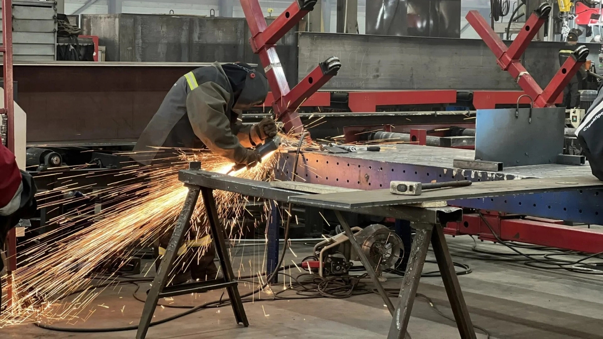 В Иркутской области 28 апреля пройдет региональный этап конкурса «Лучший по профессии» в номинации «Сварщик»