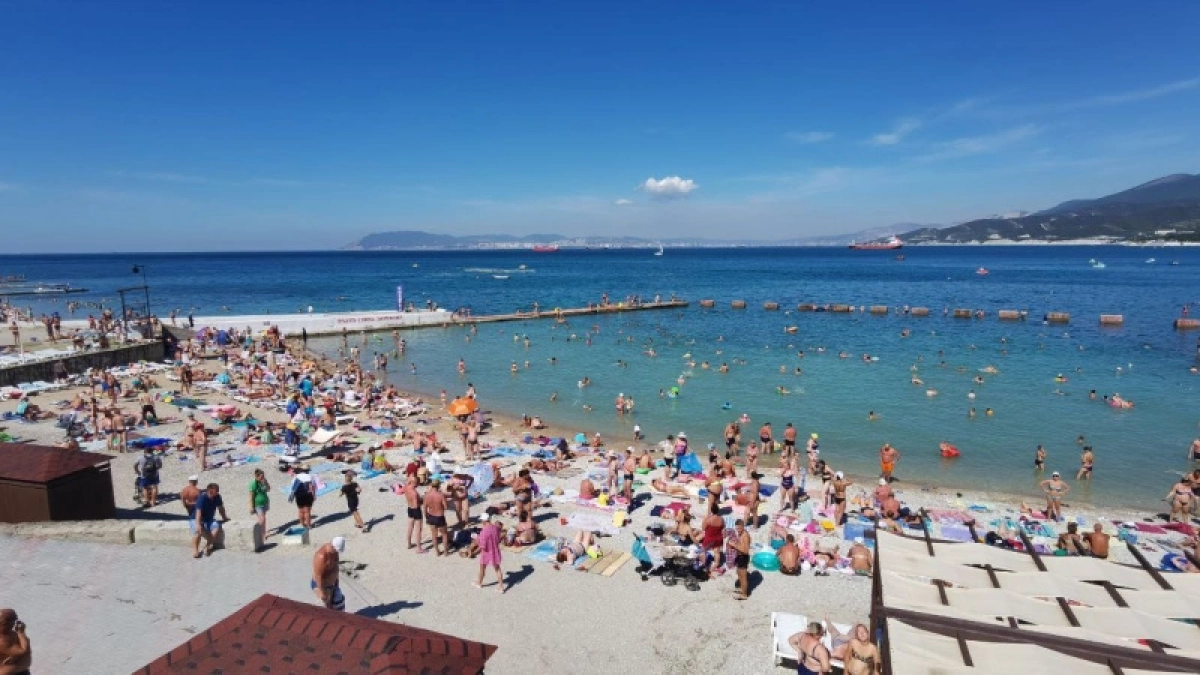 "Море грязное, люди злые". Туристы честно рассказали, почему не хотят возвращаться в Геленджик