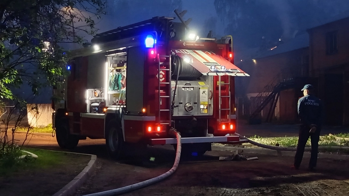 В Усолье-Сибирском произошел пожар в производственном здании