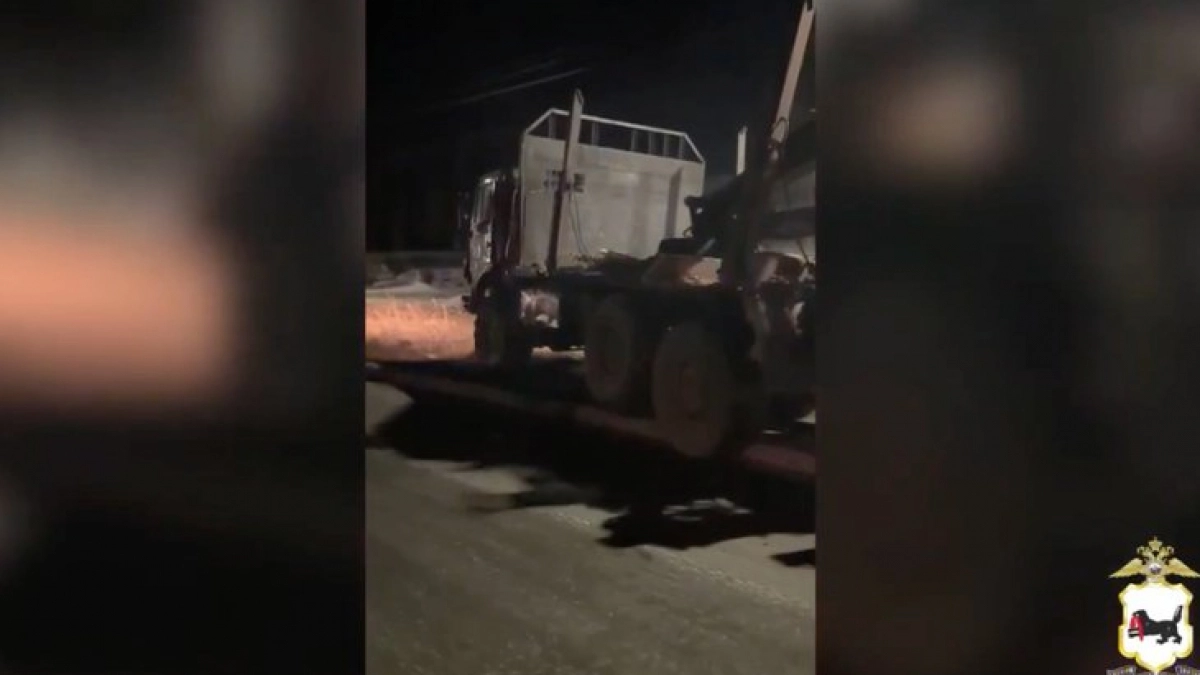 В Иркутской области нетрезвый мужчина без прав угнал у знакомого грузовик