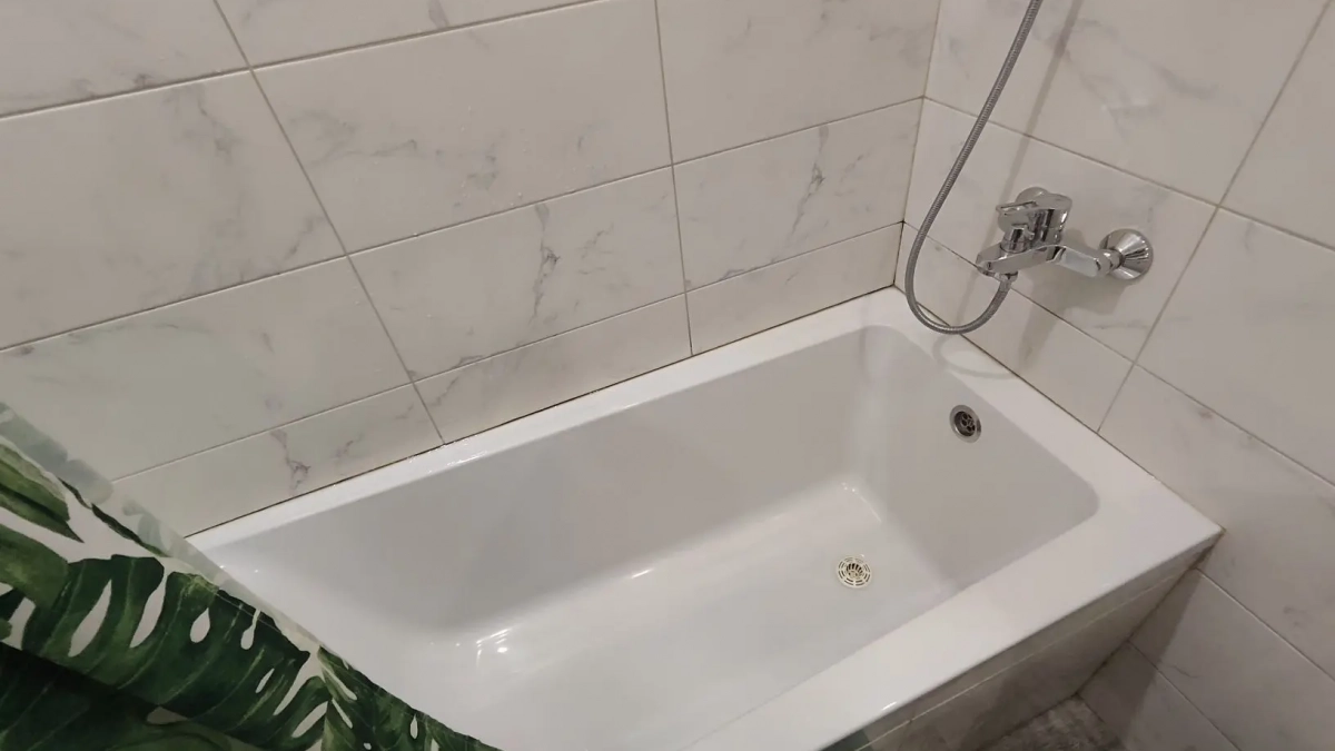 1 стакан в воду — и ванна блестит даже в темноте: никакой ржавчины даже под микроскопом