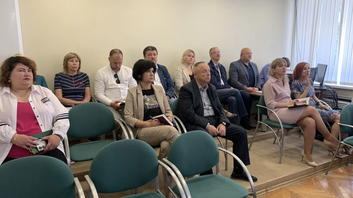 В Усолье-Сибирском на заседании Думы вручили награды городским руководителям и депутату
