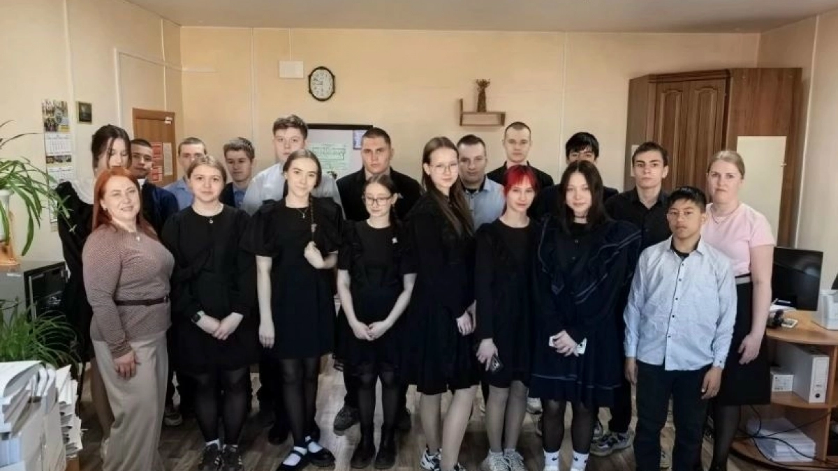 В Усольском районе школьники изучили устройство архивного хранилища