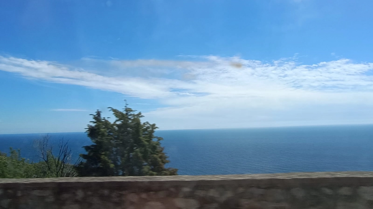 Не Турция и не Египет: нашла 2 места, где море в мае +25°C, а туристов почти нет