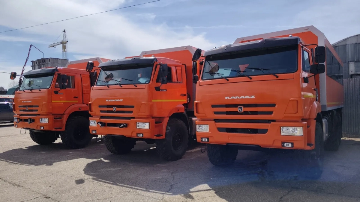 В Иркутской области лесные пожарные получили 3 новых “НефАЗа”