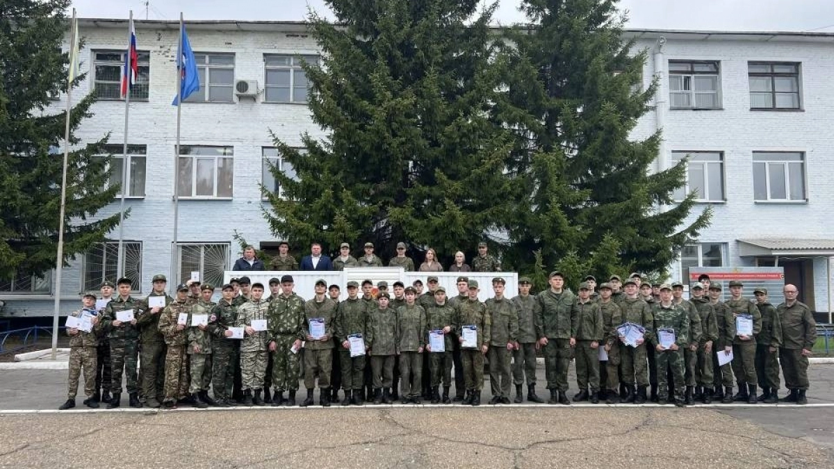 В Усольском районе десятиклассники прошли сборы на базе войсковой части