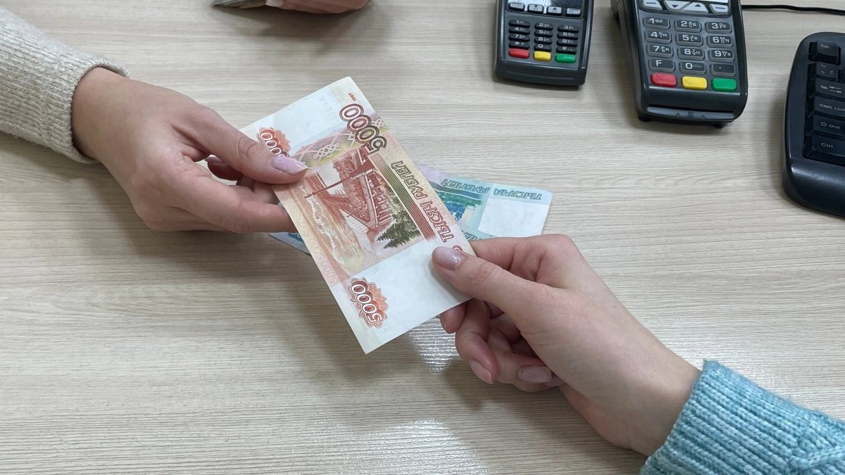 В Иркутской области машинистам предлагают зарплату выше 202 тысяч рублей