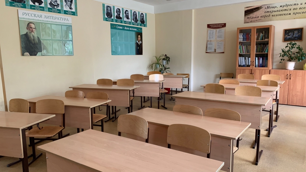 В Усолье две школьницы получили блестящий результат на ЕГЭ по русскому языку